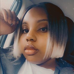 Meet your Posher, Andrika